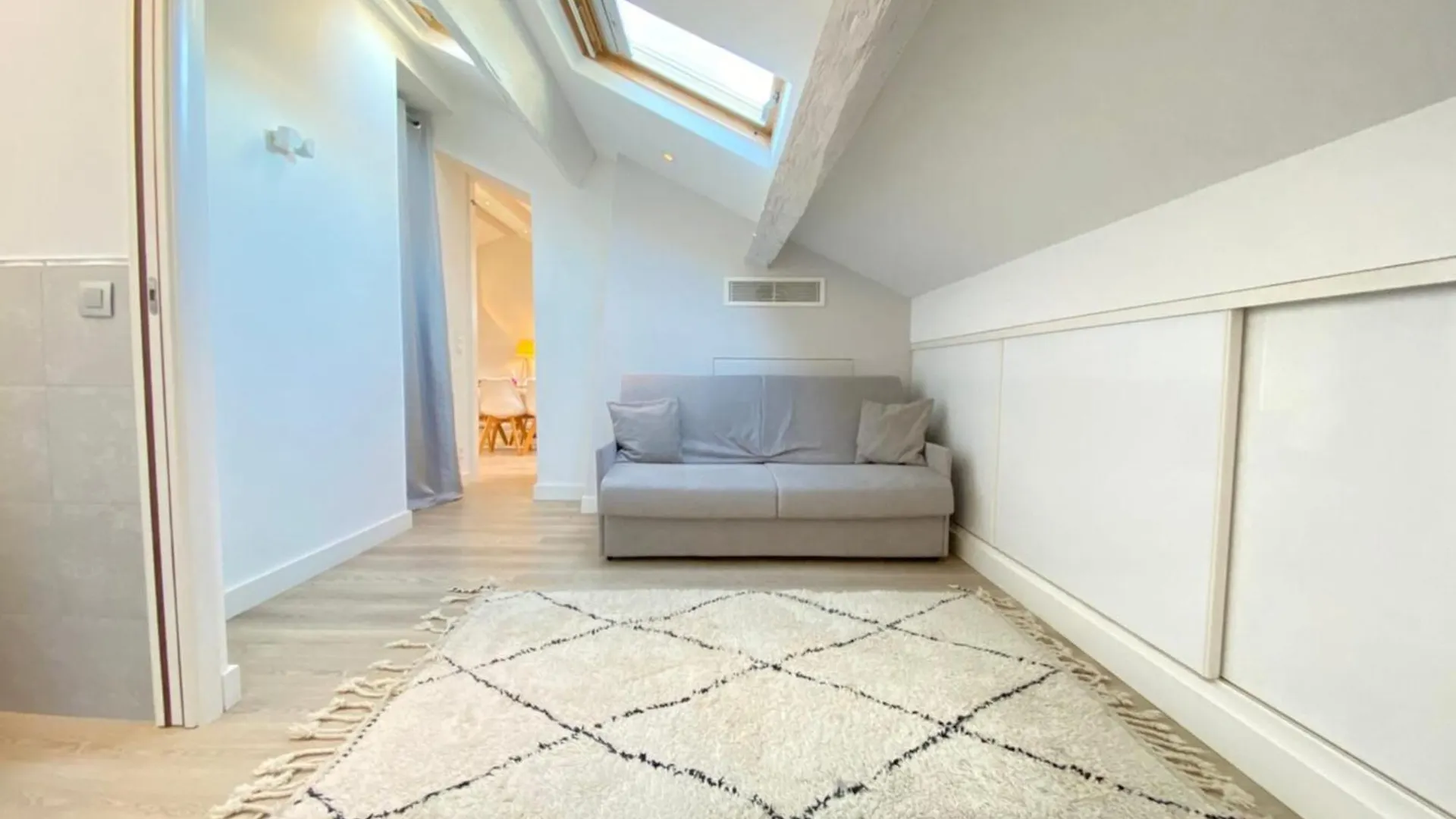 Modern & Bright 4-Room Apartment In Cannes Banane Francja